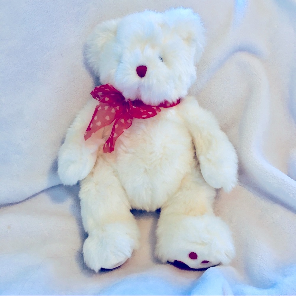 NWOT Russ Berrie Valentine white & red teddy bear